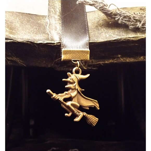 Olde Witch MEMORY SPELL SpellBook Halloween Spooky Witch Decor Magic - Picture 4 of 5